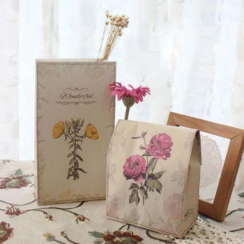 6Pcs Retro Çiçek Kraft Kağıt Hediye Çanta Parti Düğün İçin Flora Baskı Gıda Ambalaj Çanta Paket Kabartma Şeker Tutucu İyilik Sevimli 