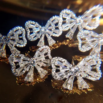 Zarif İçi Boş Süper Parlak T kare Kelebek Tam elmas top küpeler Kadınlar İçin Geometrik Zirkon noel hediyesi Takı