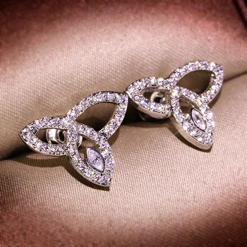Klasik Ajur Yay Damlacık Şekli Eliptik elmas top küpeler Kadınlar İçin Kelebek Zirkon noel hediyesi Ziyafet Takı