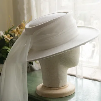 Yün Fedoras Şapkalar Kadınlar İçin Fransız Domuz Pasta düz kasket Retro Moda Geniş Kenarlı dokulu şapka Zarif Peçe Seyahat Düğün Beyaz Kap