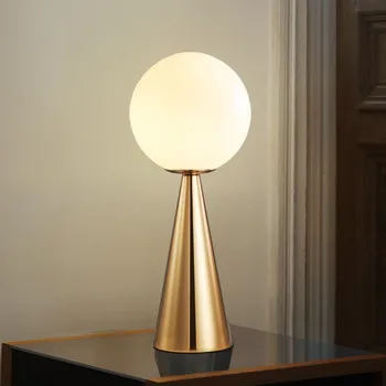 Modern Kişiselleştirilmiş cam küre lamba Altın masa lambası Moda Yaratıcı İskandinav Gece ışıkları Başucu çalışma lambası yatak odası dekoru