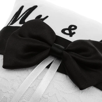 Siyah Beyaz Şerit İlmek Alyans Taşıyıcı Yastık 15cm x 15cm Düğün Parti Dekorasyon için Hediye Favor