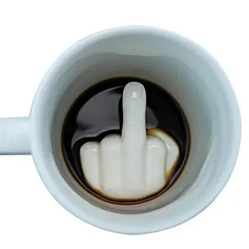 Sıcak Varış Yaratıcı Tasarım Beyaz Orta Parmak Tarzı Yenilik Karıştırma Kahve süt kupası Komik Seramik Kupa Yeterli Kapasiteli Su Bardağı