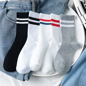 Çorap Beyaz Siyah Çizgili Harajuku Kawaii Komik Sevimli Hip Hop Kaykay Streetwear Calcetines Mujer Kadın Kadın Skarpetki Meia