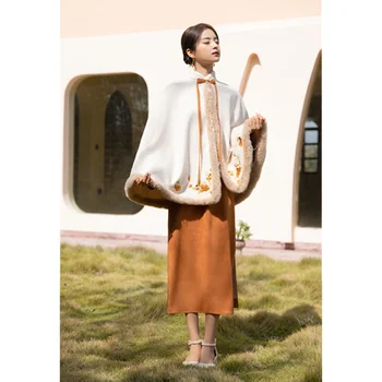 3 Adet Vintage Turuncu Cheongsam Elbise Seti Geliştirilmiş Çin Tarzı Modern Qipao Beyaz Yelek Kabartmak Kenar Pelerin Kadın Kış Günlük Hanfu