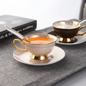 İskandinav ıns rüzgar kemik porselen çift kahve fincan set Avrupa küçük lüks seramik ikindi çayı çiçek fincanı 