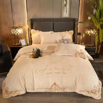 4 Adet yeni Sıcak kristal kadife Katı nakış yatak takımları yatak takımı çift kraliçe battal boy nevresim yatak çarşafı seti pillowcas.