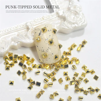 Yaklaşık 200 Adet Mini Punk Kare Perçin Parçası Çivi Alaşım Takılar Metal 3D Sivri / 1 / 1 5 / 2mm 3D Altın Gümüş Retro Çivi Sanat Dekorları